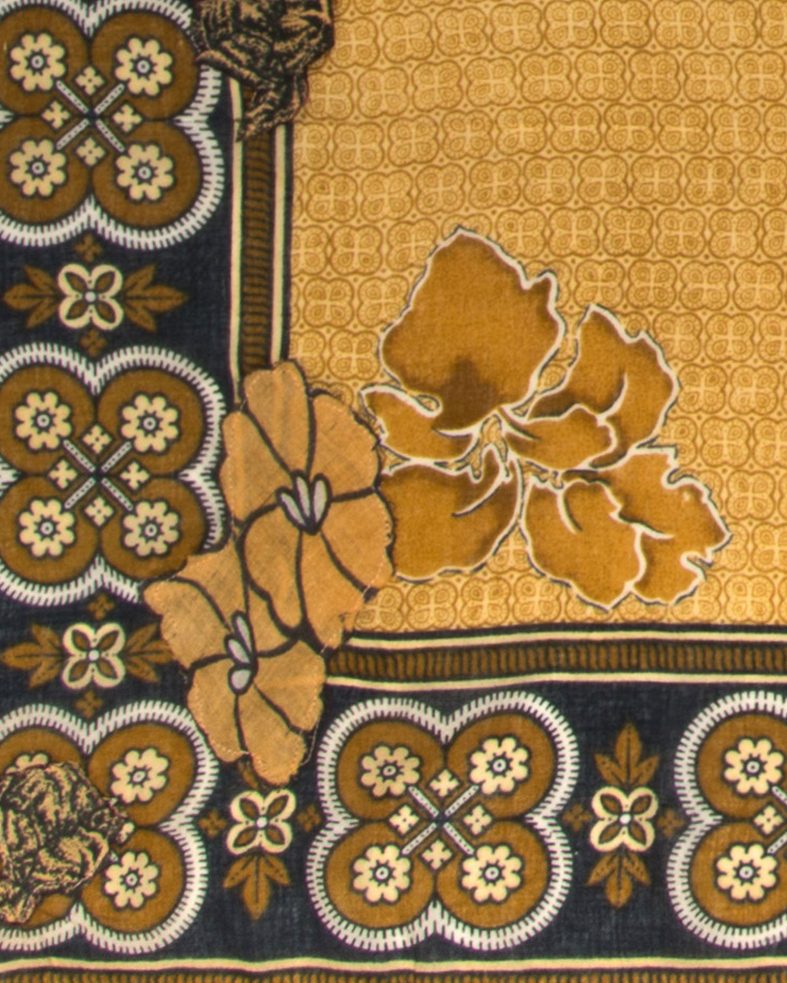 Mungu Hana Scarf