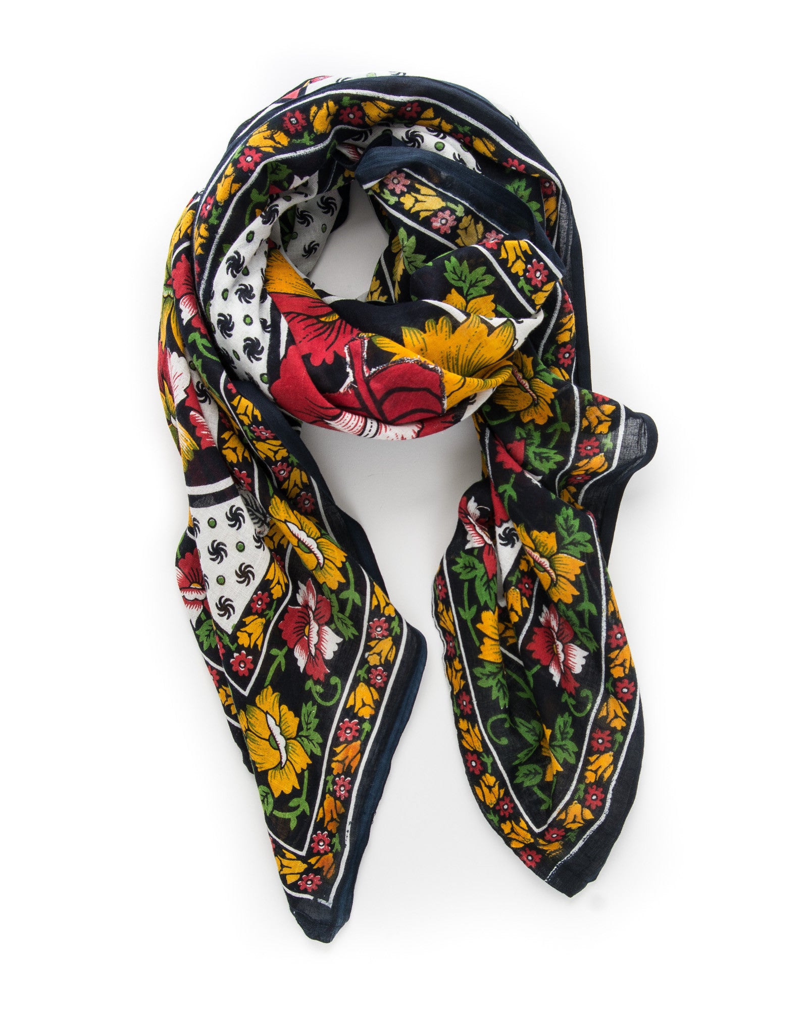 Nitavumilia Scarf