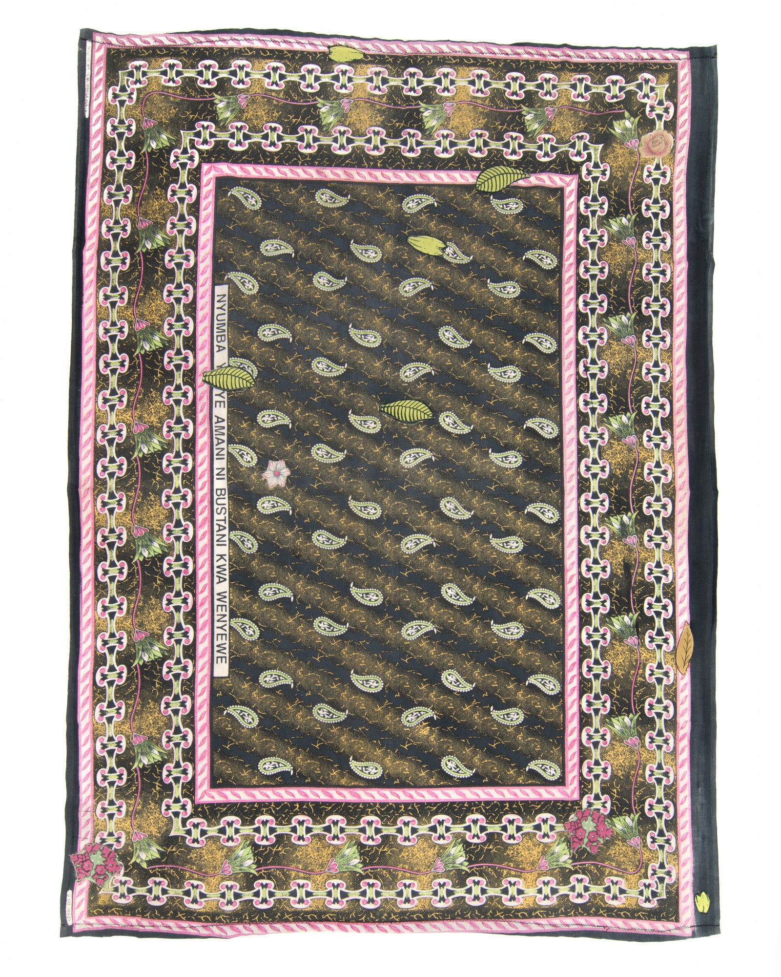 Nyumba Yenye Scarf