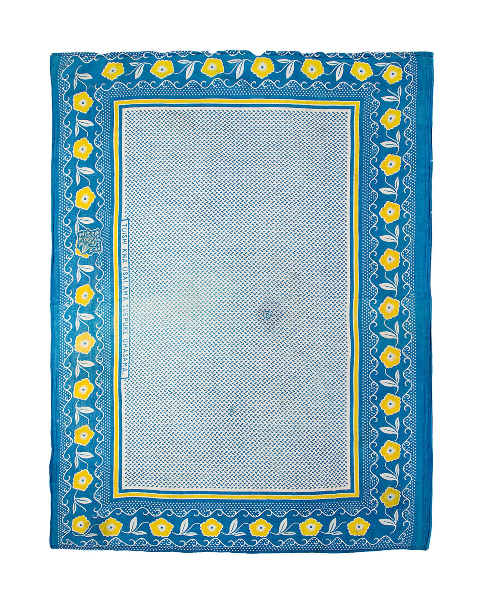 Tuishi Kwa Scarf